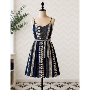 Banana Republic Dress In a Multi-Print Pattern, Tie Waist, Size XL NWT